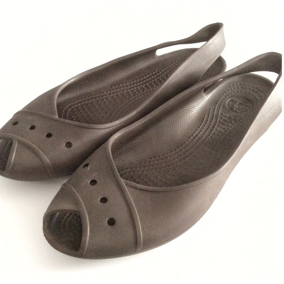 crocs open toe flats